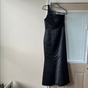 Elegant Black One-Shoulder Dress